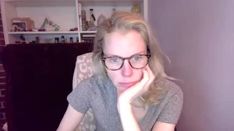 holly_bourbon online show from 03/08/26, 10:46