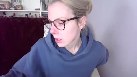 holly_bourbon online show from 03/19/26, 06:12