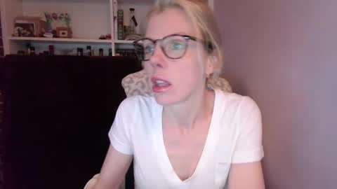 holly_bourbon online show from 03/26/26, 11:32