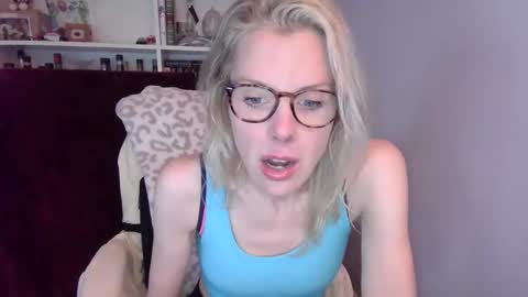 holly_bourbon online show from 03/31/26, 09:26