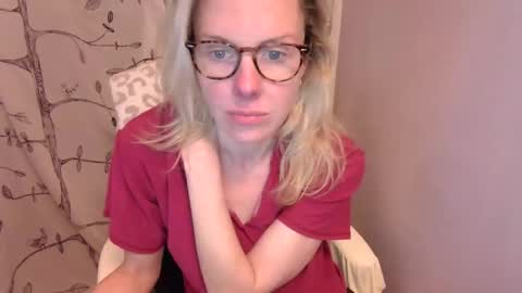 holly_bourbon online show from 04/28/26, 01:26