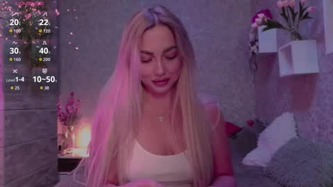 holly_molly8 online show from 09/11/25, 03:34