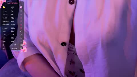 Snapshot of holly_molly_69 chatting on 11/24/25, 03:50 Molly online show from 11/24/25, 03:50