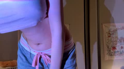 holly_sinner_ online show from 04/15/26, 09:48