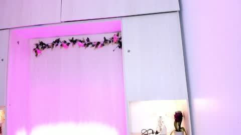 Sofia online show from 04/01/26, 01:52