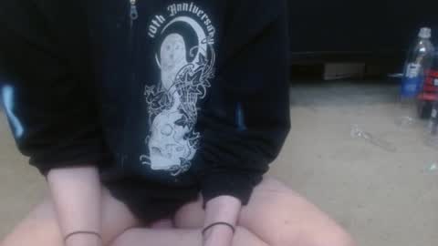 Holly Hawkes online show from 09/30/25, 03:39