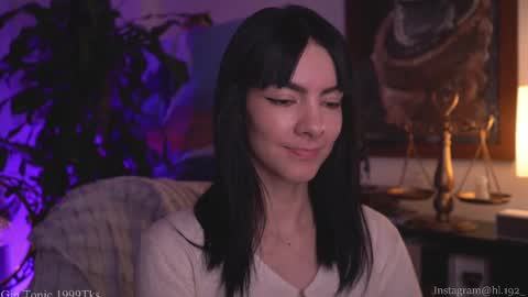 Holly Linder online show from 03/09/25, 05:44