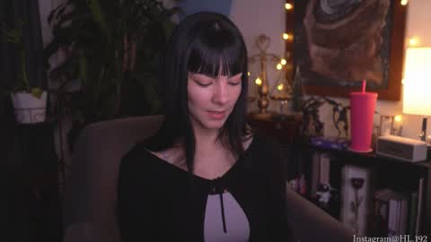 Holly Linder online show from 12/04/25, 01:48