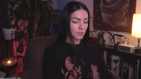 Holly Linder online show from 04/04/26, 01:59