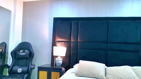 Snapshot of hollyolson chatting on 02/20/26, 07:58 Holly online show from 02/20/26, 07:58