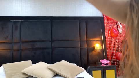 Holly online show from 04/28/26, 07:52