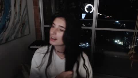 hollyshit_ online show from 01/31/25, 12:39