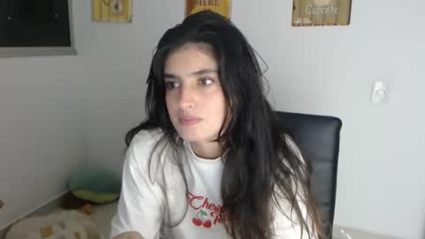 hollyshit_ online show from 02/28/25, 01:47