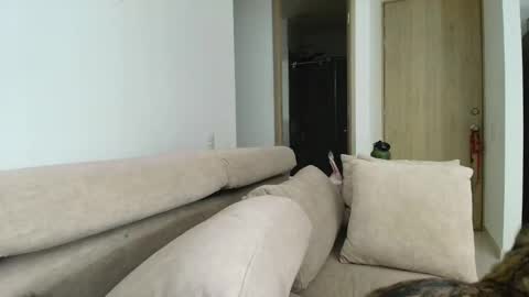 hollyshit_ online show from 10/20/25, 12:44