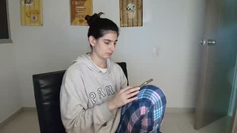 hollyshit_ online show from 10/24/25, 02:52