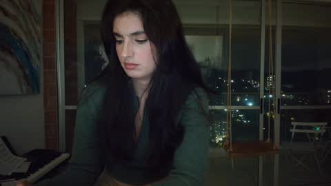 hollyshit_ online show from 11/16/25, 12:27