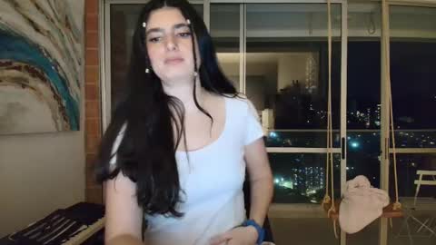 hollyshit_ online show from 12/04/25, 12:09