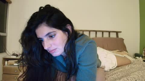 hollyshit_ online show from 04/02/26, 12:08