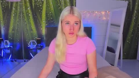 HollyTaillor online show from 09/20/25, 04:57