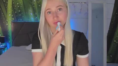 HollyTaillor online show from 03/06/26, 06:43