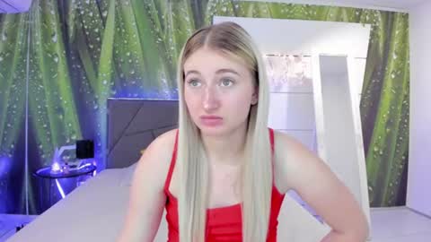HollyTaillor online show from 07/19/26, 05:33