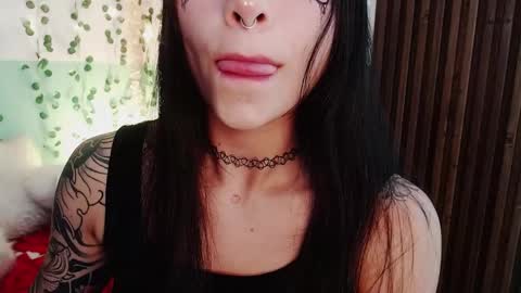 holly online show from 12/05/24, 07:38