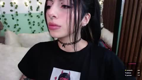 holly online show from 01/17/25, 01:36