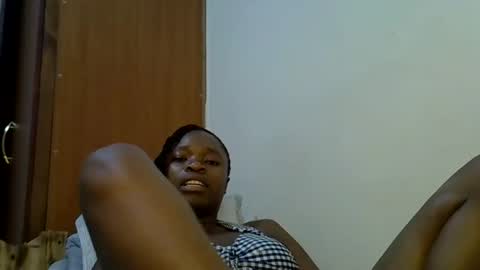 holy_ebony online show from 05/11/26, 02:45