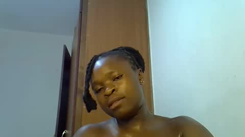 holy_ebony online show from 05/11/26, 04:04