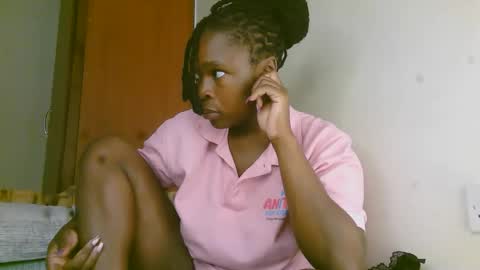 holy_ebony online show from 05/13/26, 09:39