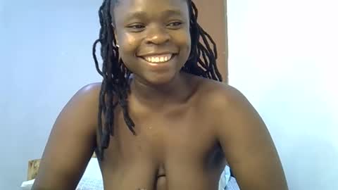 holy_ebony online show from 05/24/26, 04:39