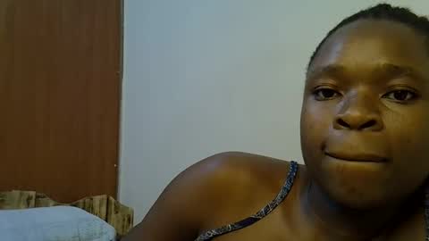holy_ebony online show from 05/25/26, 06:08