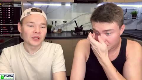 holy_eggs_00 online show from 10/14/25, 05:58