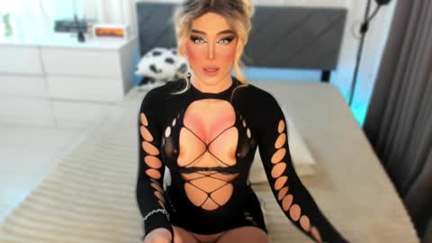 Snapshot of holy_grantqueenx chatting on 06/07/26, 08:34 Miss Gia online show from 06/07/26, 08:34
