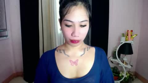 holy_samyx online show from 11/28/25, 04:04