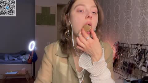 Snapshot of holydori chatting on 02/08/25, 10:51 dori not holy get my tg channel with link from description under last photo online show from 02/08/25, 10:51