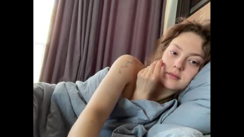 Snapshot of holydori chatting on 10/10/25, 05:17 dori not holy get my tg channel with link from description under last photo online show from 10/10/25, 05:17