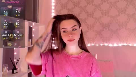 Mia online show from 09/13/25, 03:28