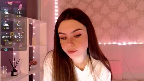 Mia online show from 09/21/25, 03:30