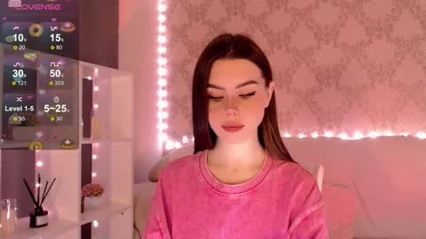 Mia online show from 09/22/25, 03:19