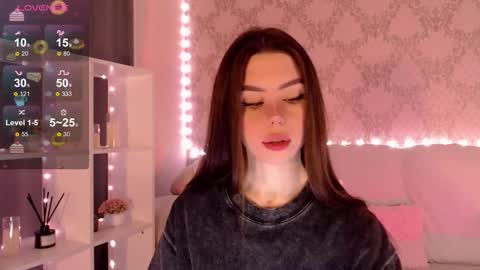 Mia online show from 10/10/25, 03:38