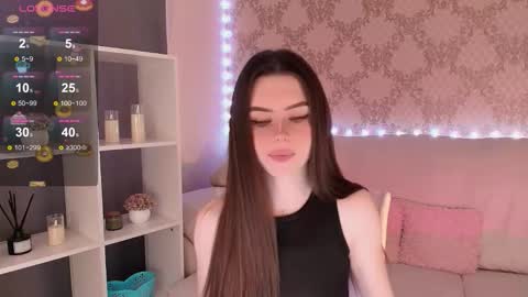 Mia online show from 03/12/26, 04:07