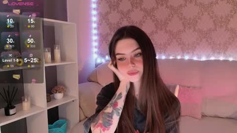 Mia online show from 04/08/26, 03:50