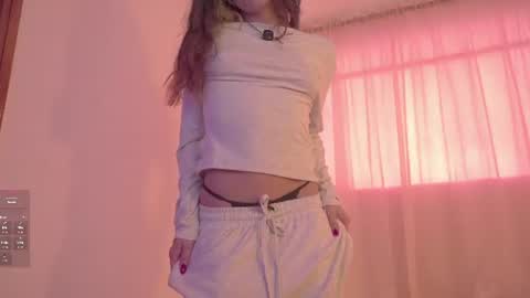 honeeeey_ online show from 06/12/26, 10:30