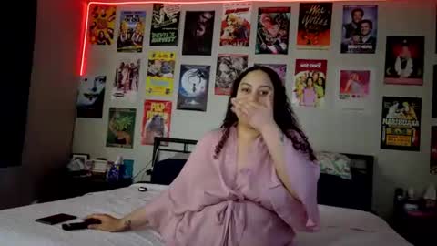 Honey online show from 09/18/25, 05:48