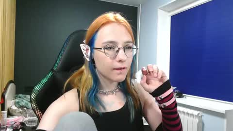 Honelints boyblonde hair AsterMIntfemboybrown hair online show from 12/18/24, 03:11