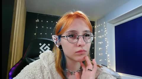 Honelints boyblonde hair AsterMIntfemboybrown hair online show from 12/25/24, 02:14
