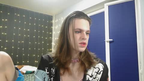 Honelints boyblonde hair AsterMIntfemboybrown hair online show from 01/10/25, 05:13