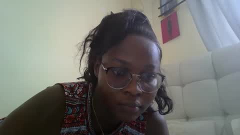 Snapshot of honevey chatting on 04/03/26, 10:35 Honevey online show from 04/03/26, 10:35