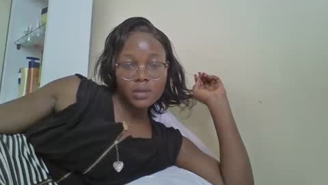 Snapshot of honevey chatting on 04/11/26, 09:02 Honevey online show from 04/11/26, 09:02